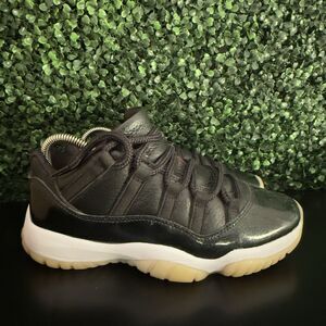 USED Air Jordan 11 Retro Low 72-10 - Men's Size 7 - AV2187-001 Good Condition